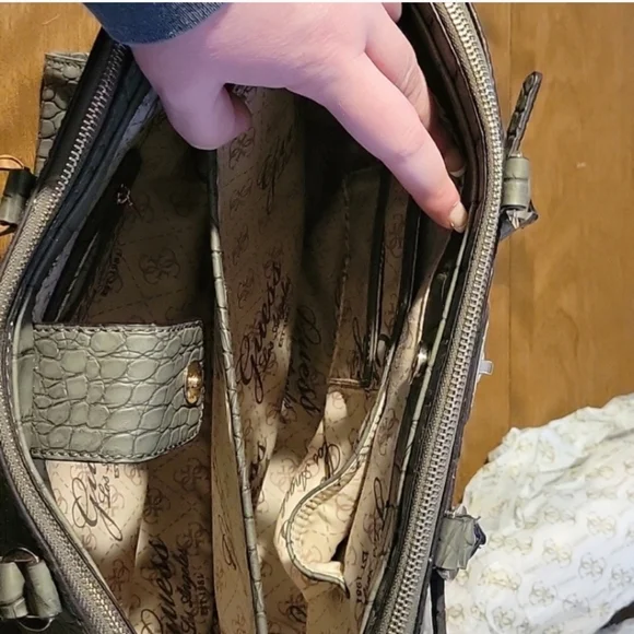 Embossed Guess Shoulder Bag - Picture 11 of 15